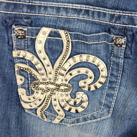 Miss Me Women's Capri Blue Jeans - Picture 7 of 9